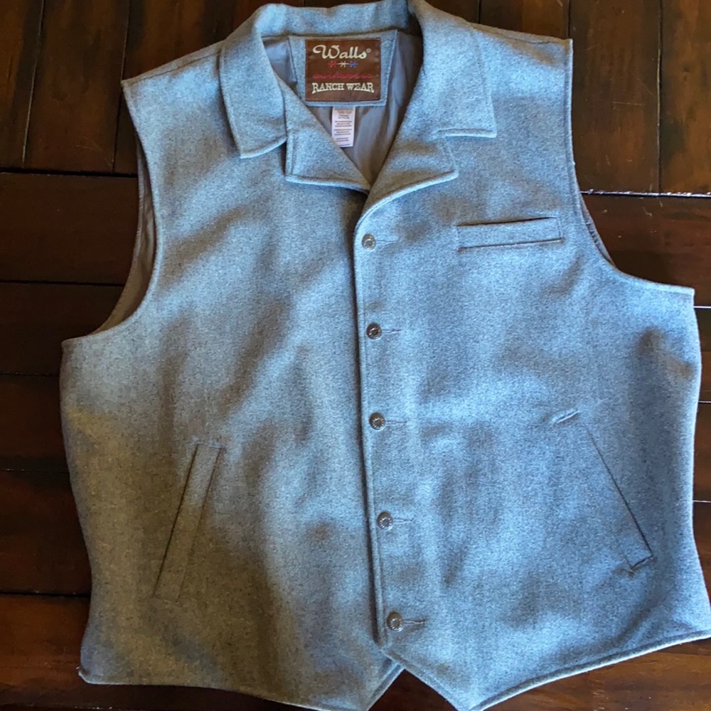 Men’s Wool Vest in great shape!  size 2XL grey,3 pockets, silver snap  buttons.